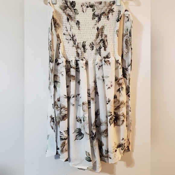 Romper, Floral - Picture 1 of 8